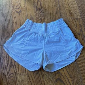 Lululemon Hotty Hots size 0 Reg 2.5 inseam UC